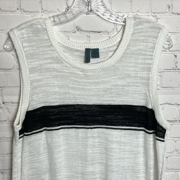 Left of Center for Anthropologie Sleeveless Shadow Striped Tunic - Picture 3 of 13